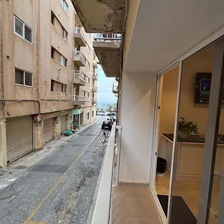 Maisonette In Center Sliema