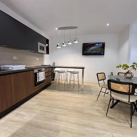Maisonette In Center Apartment