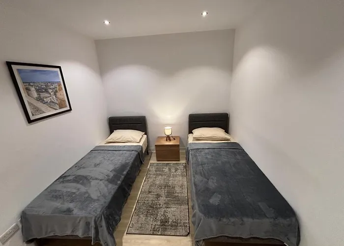 Maisonette In Center * Sliema